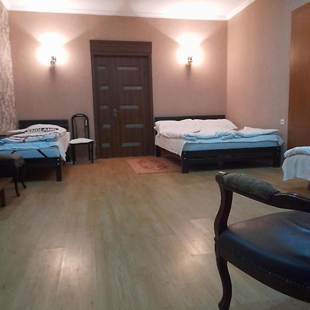 Historical Apartment In City Center تبليسي المظهر الخارجي الصورة